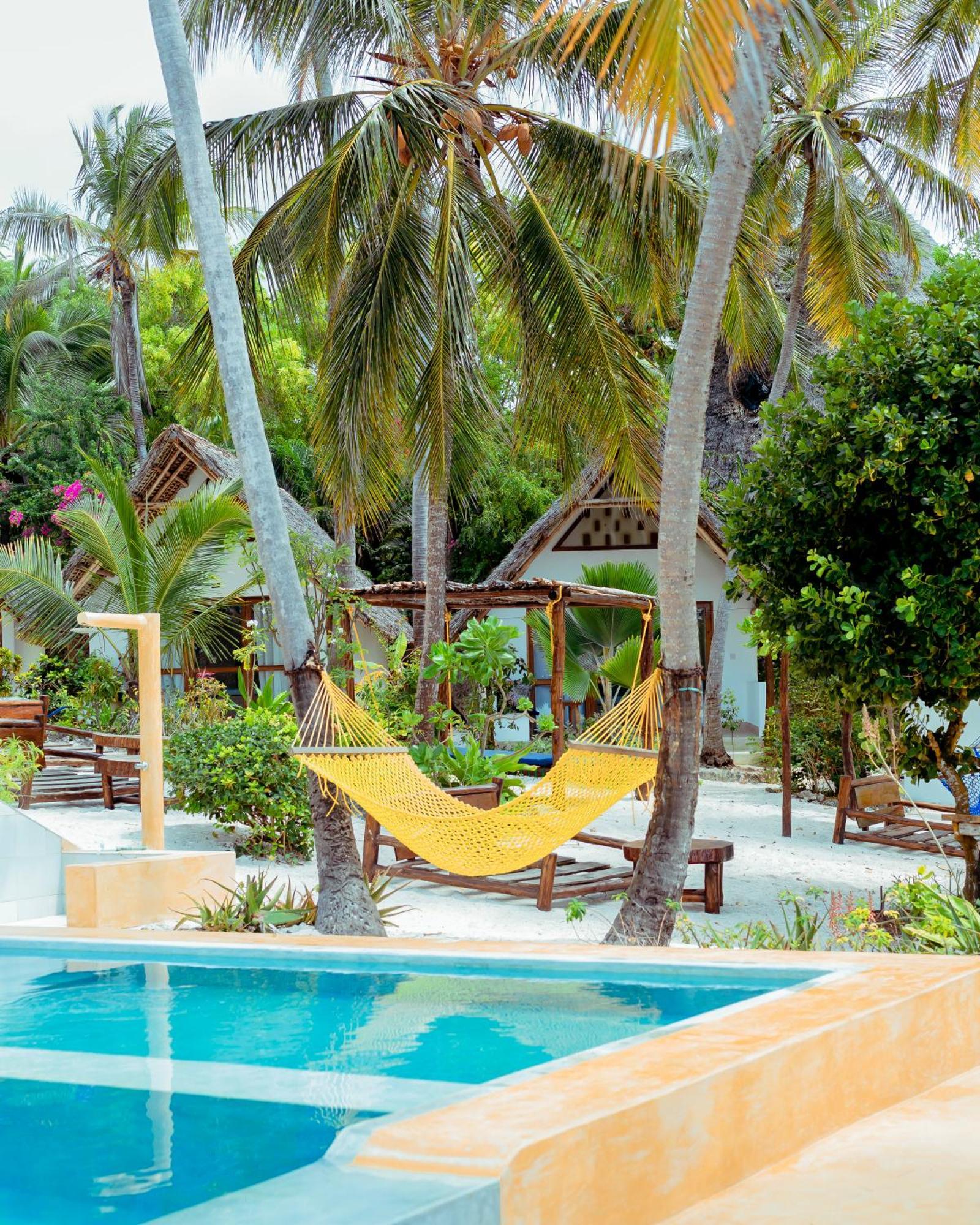 Mnana Beach Bungalows Pingwe Buitenkant foto