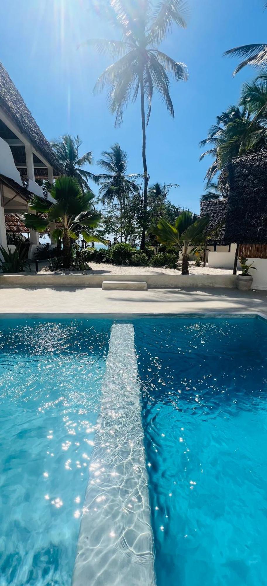 Mnana Beach Bungalows Pingwe Buitenkant foto