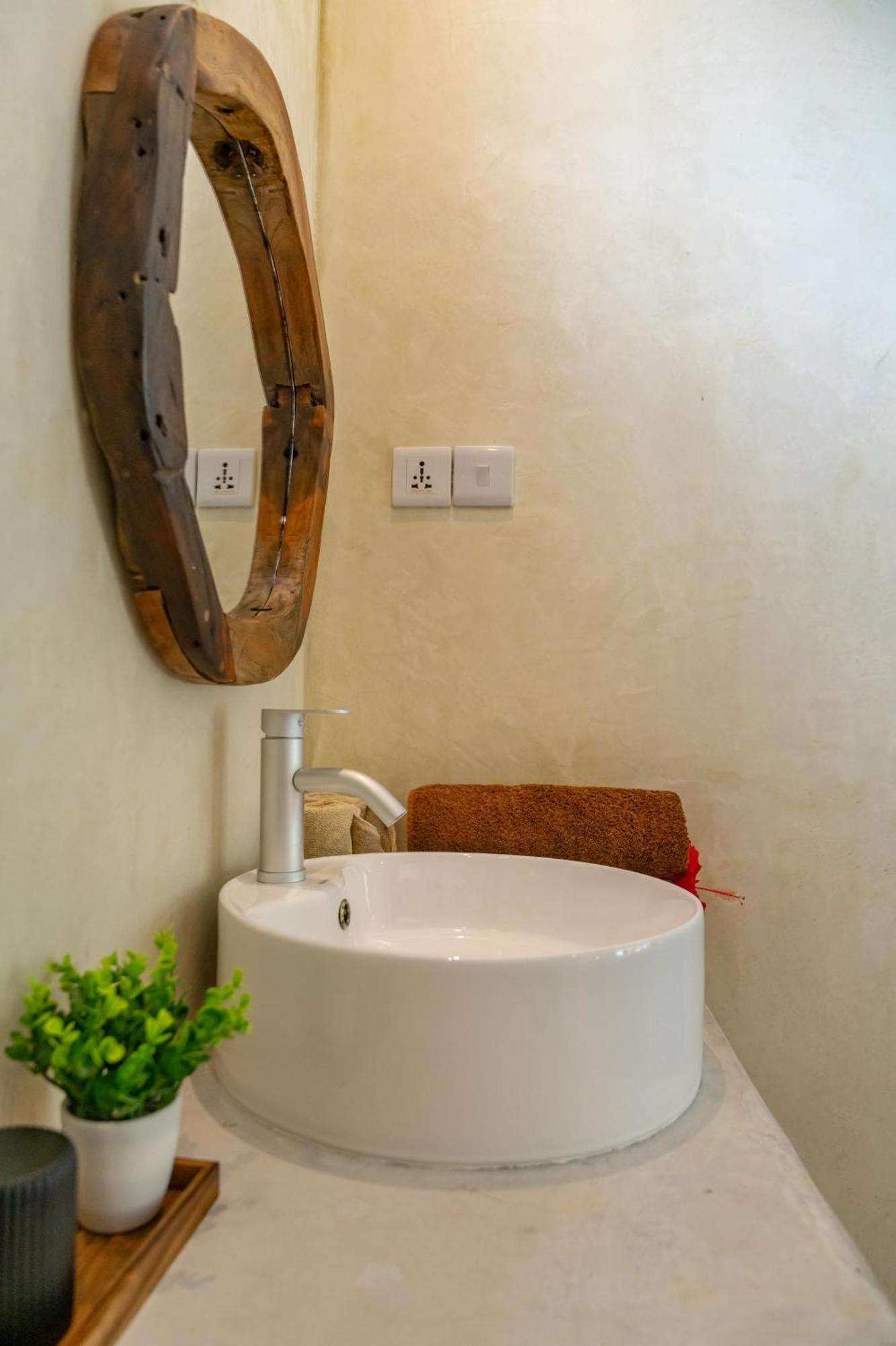 Mnana Beach Bungalows Pingwe Buitenkant foto