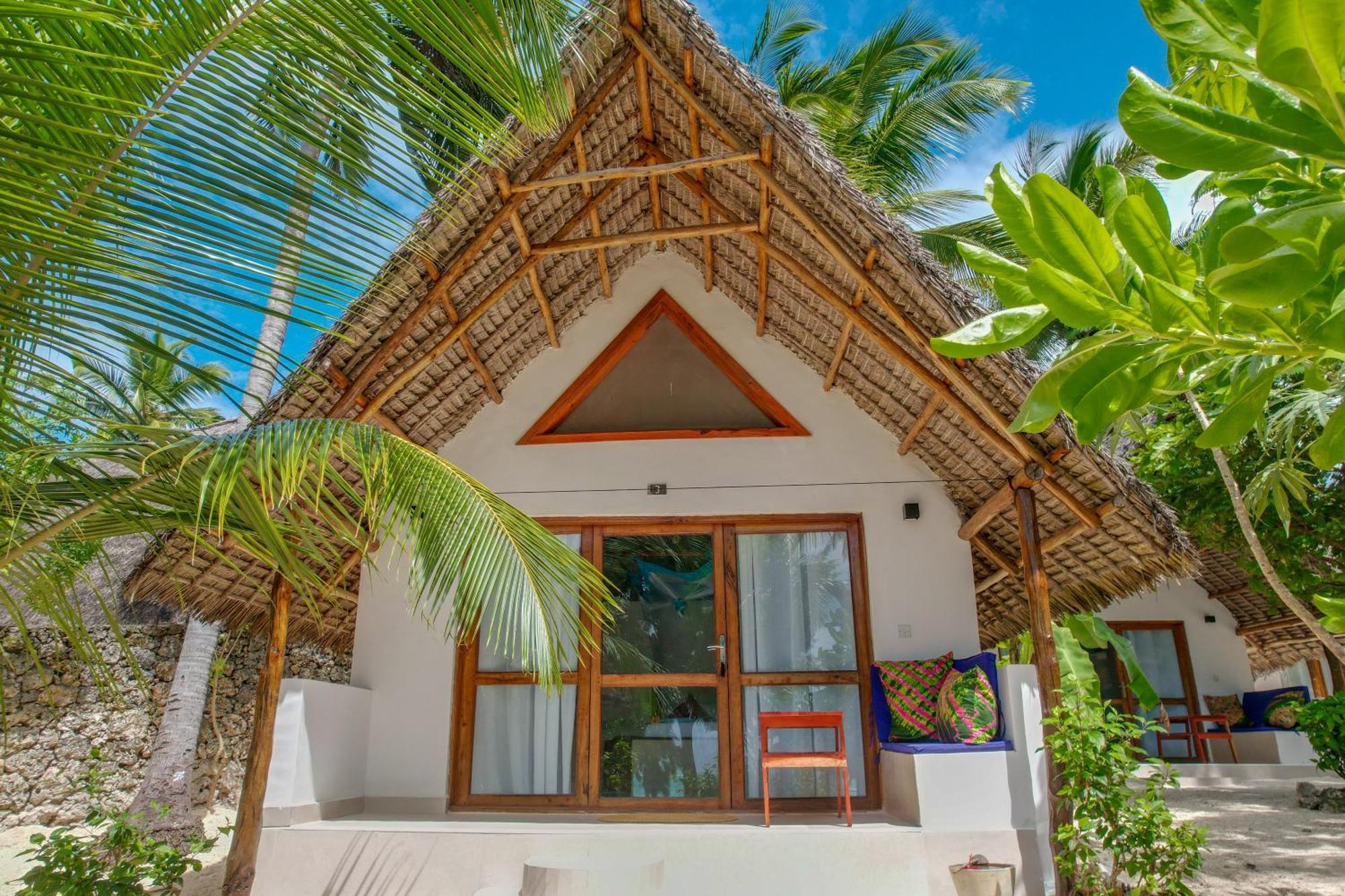 Mnana Beach Bungalows Pingwe Buitenkant foto